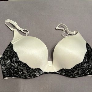 Victoria’s Secret push up 34D